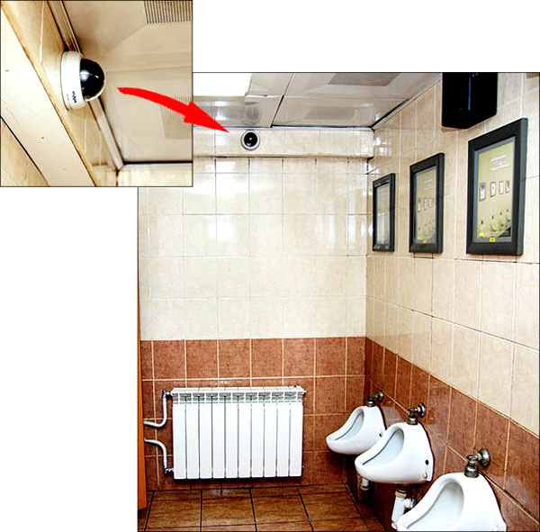Спрятанная камера за унитазом в туалете